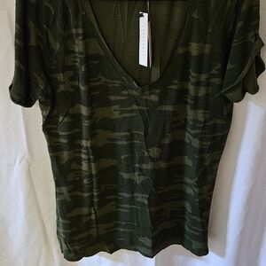 Sanctuary Dark Green Camo Short Sleeve Top